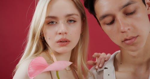 有关一对, 人, 看着相机的免费素材视频