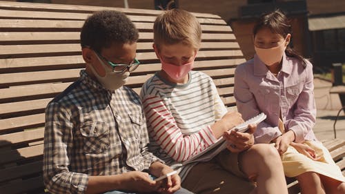 有关儿童, 坐, 多样化的免费素材视频