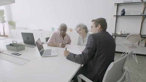 有关交易, 办公室内部, 商人的免费素材视频