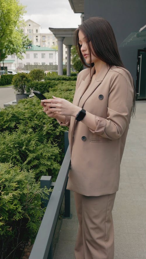 有关@户外, 垂直视频, 女老板的免费素材视频