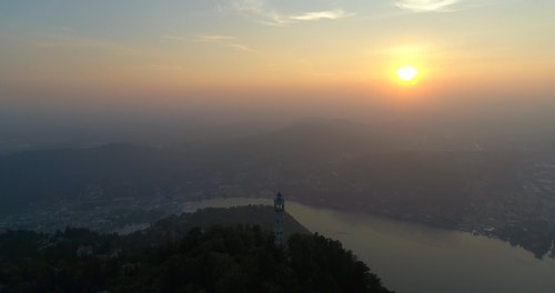 有关塔,太阳,山的免费素材视频