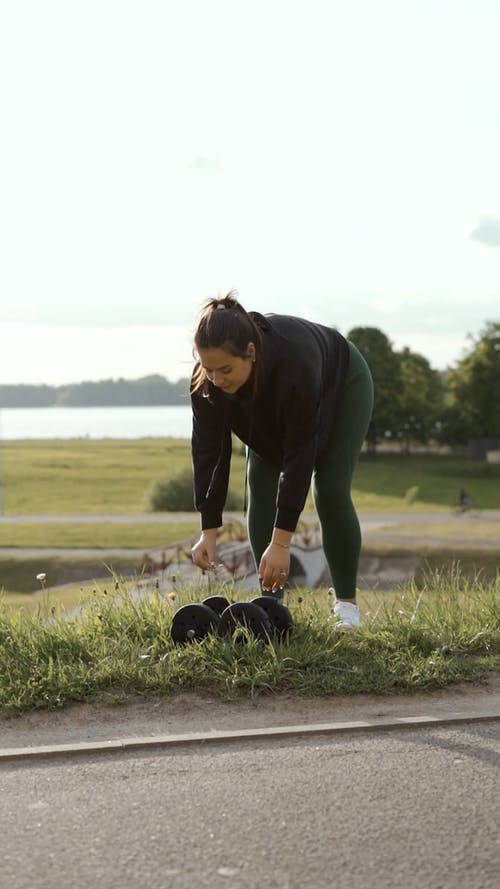 有关健康的生活型态, 哑铃, 垂直视频的免费素材视频