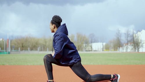 有关人, 伸展, 健康的生活型态的免费素材视频