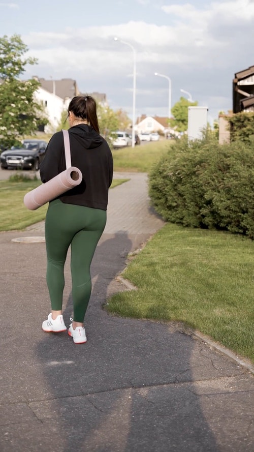 有关健身,加上大小,咖啡色头发的女人的免费素材视频