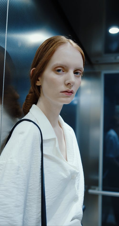 有关上班服, 办公室工作, 垂直视频的免费素材视频