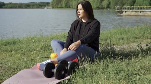 有关人, 健康的生活型态, 坐的免费素材视频