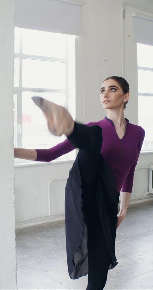 有关伸展, 垂直视频, 实践的免费素材视频