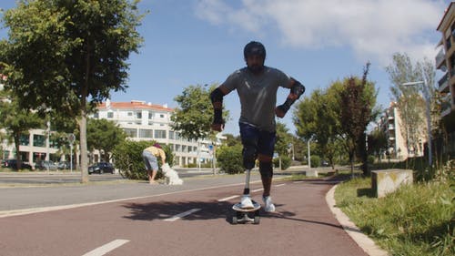 有关人, 假腿, 滑板的免费素材视频
