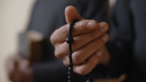 有关宗教用品, 念珠, 手指的免费素材视频