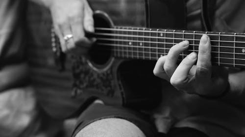 有关原声吉他, 和弦, 弦乐器的免费素材视频