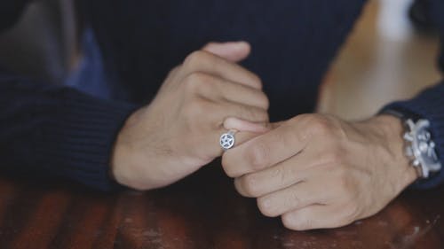 有关＃室内, 人, 保暖的衣物的免费素材视频