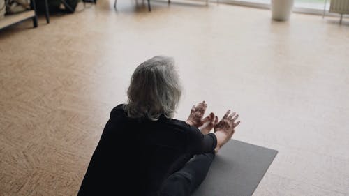 有关paschimottanasana, 健康, 健康的生活型态的免费素材视频