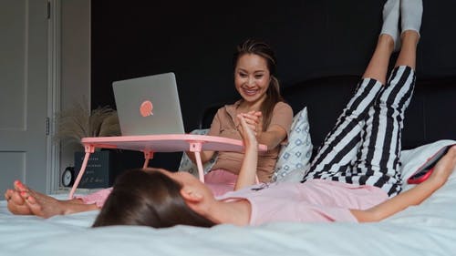 有关儿童, 在家, 坐的免费素材视频