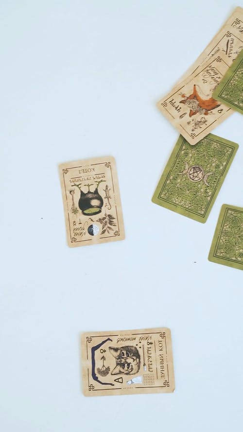 有关垂直视频, 塔罗牌, 白色背景的免费素材视频