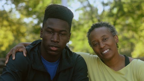 有关微笑, 模糊的背景, 纵向的免费素材视频