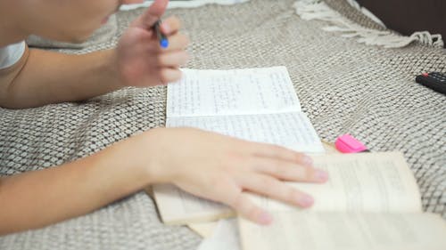 有关人, 家, 写作的免费素材视频