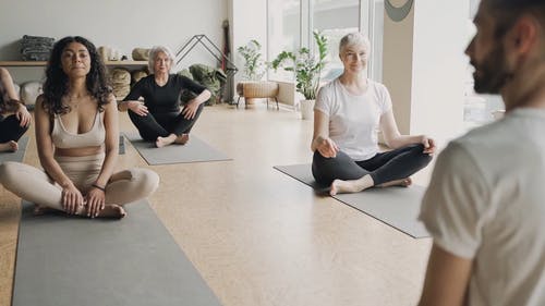 有关一起, 人, 坐的免费素材视频