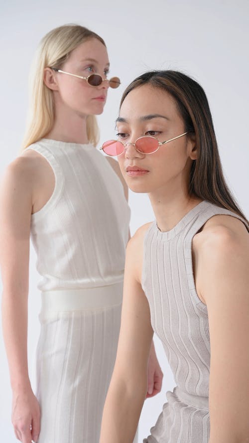 有关垂直视频, 墨镜, 女性的免费素材视频