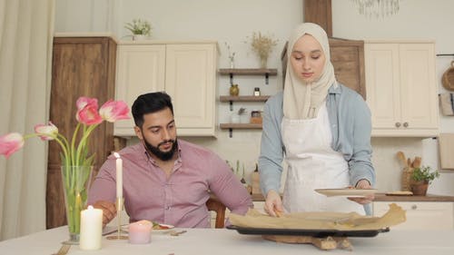 有关人, 坐, 女人的免费素材视频