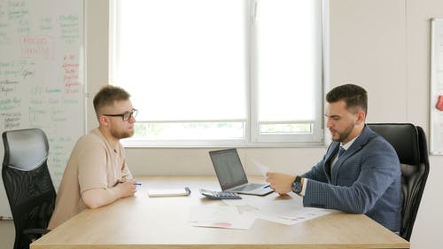 有关3C用品, 坐, 客户的免费素材视频