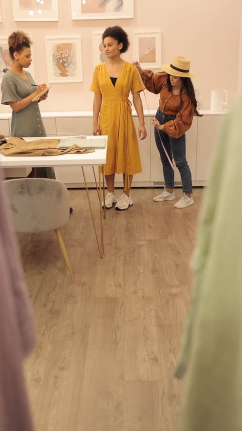 有关商业, 垂直视频, 女性的免费素材视频