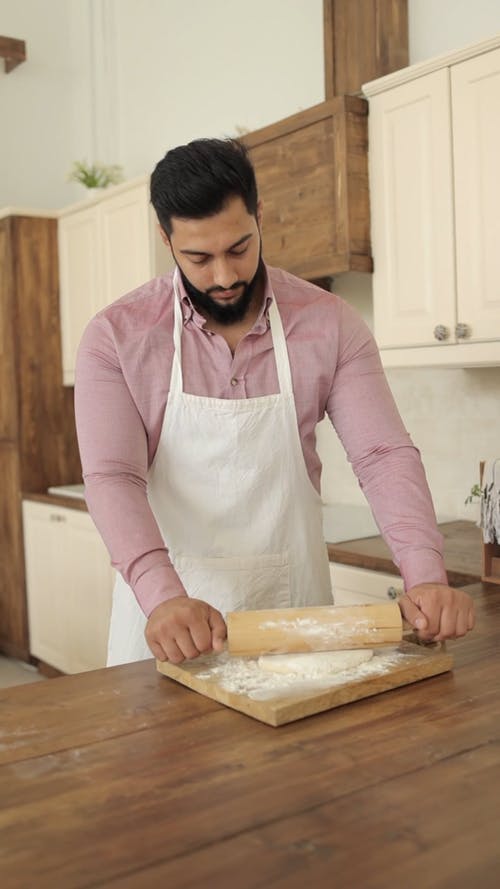 有关人, 围裙, 垂直视频的免费素材视频