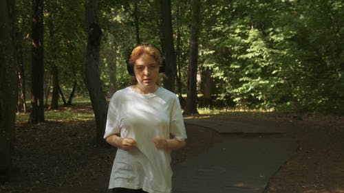 有关倾听, 女人, 无线耳机的免费素材视频