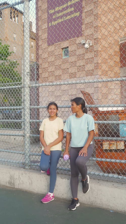 有关主动穿着, 倚, 垂直视频的免费素材视频