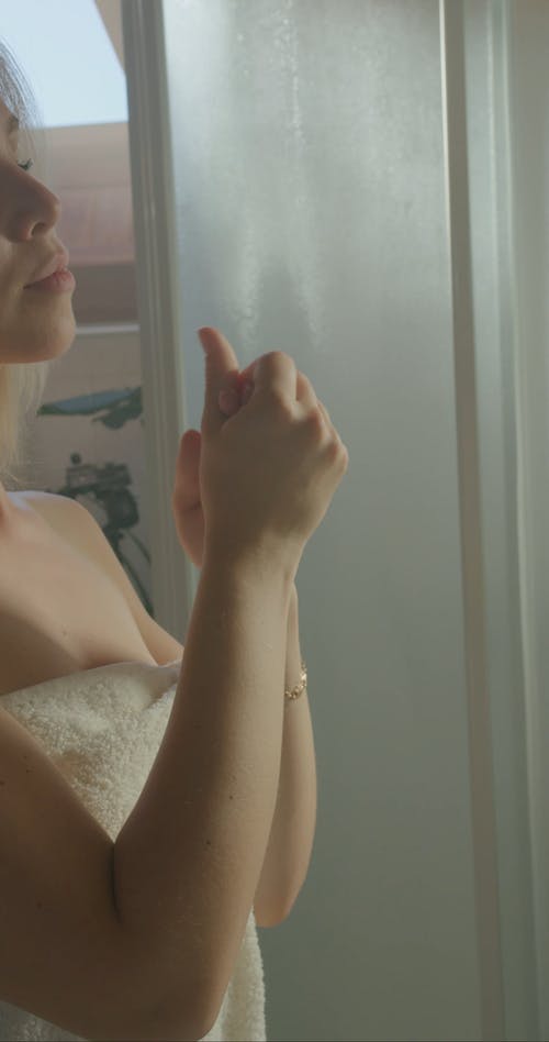 有关人, 垂直视频, 女人的免费素材视频