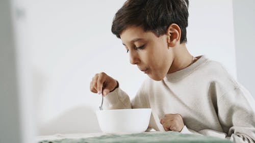 有关人, 儿童, 吃的免费素材视频