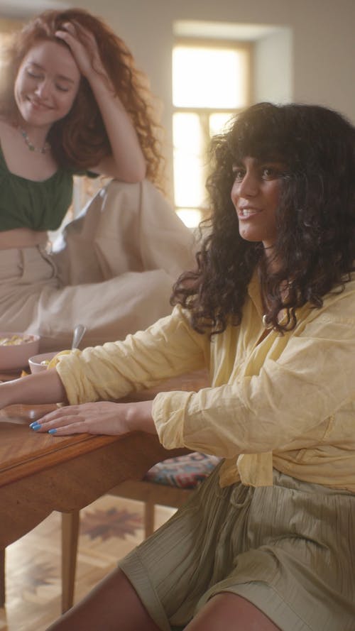 有关倚, 公寓, 友谊的免费素材视频