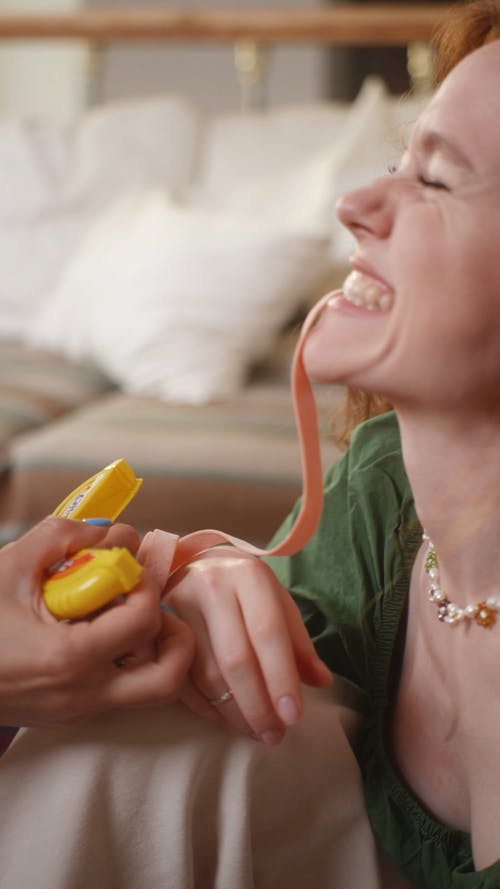 有关人, 侧面图, 吃的免费素材视频