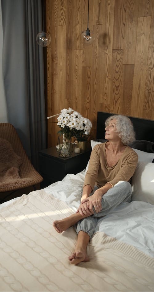 有关伸出援手, 垂直视频, 孙子的免费素材视频