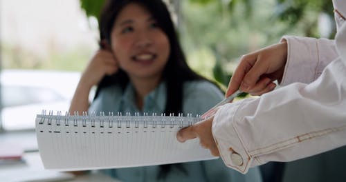 有关人, 女人, 写作的免费素材视频