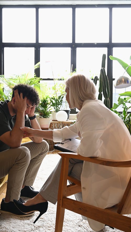 有关人, 会诊, 伤心的免费素材视频