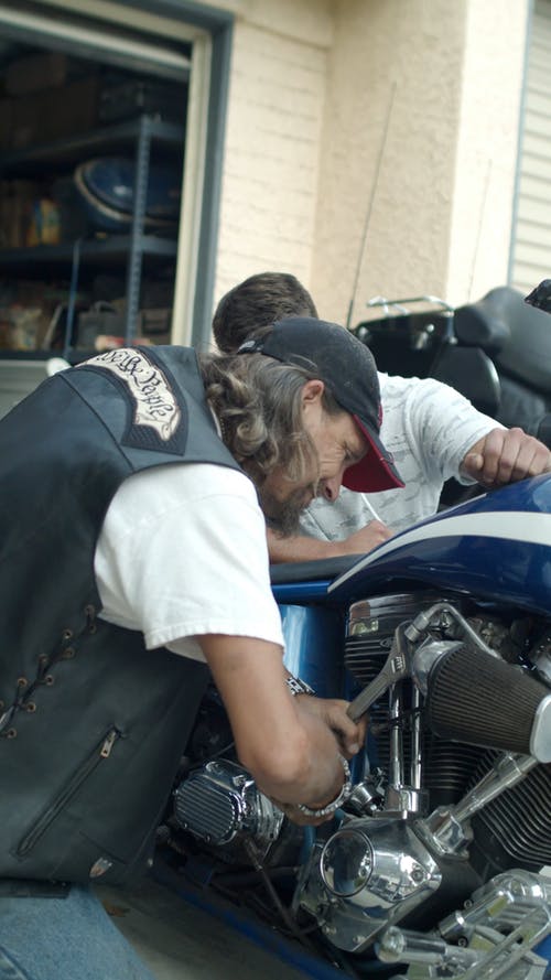 有关一起, 修理, 垂直视频的免费素材视频