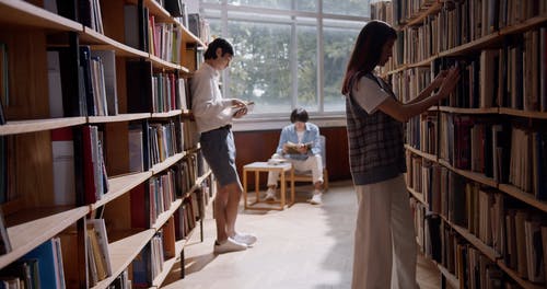 有关图书馆, 大学, 女人的免费素材视频