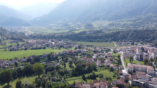 有关天性, 居住区, 山的免费素材视频