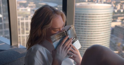 有关人, 公寓, 咀嚼的免费素材视频