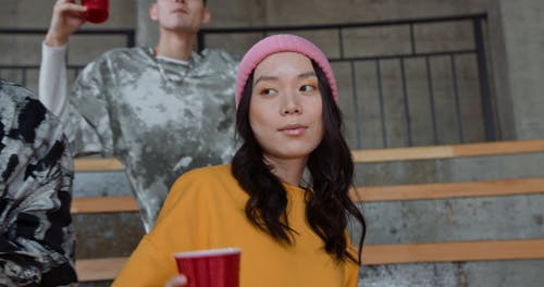 有关享受, 冷, 塑料杯的免费素材视频