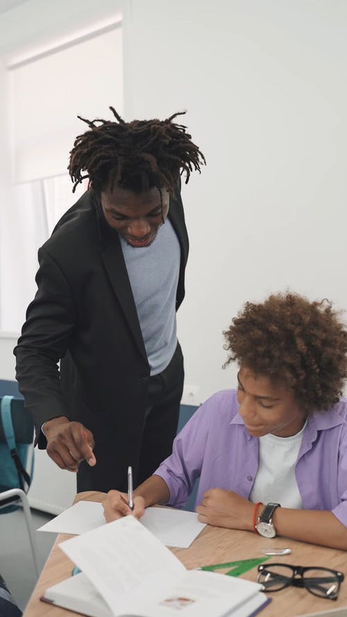 有关垂直视频, 学生们, 学校的免费素材视频