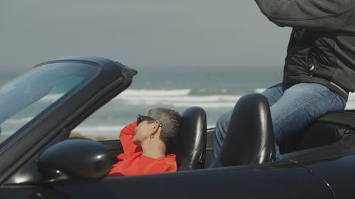 有关3C用品, 一对, 人的免费素材视频