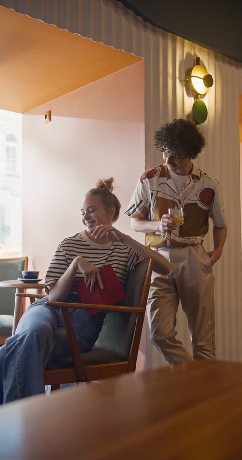 有关一对, 人, 坐的免费素材视频