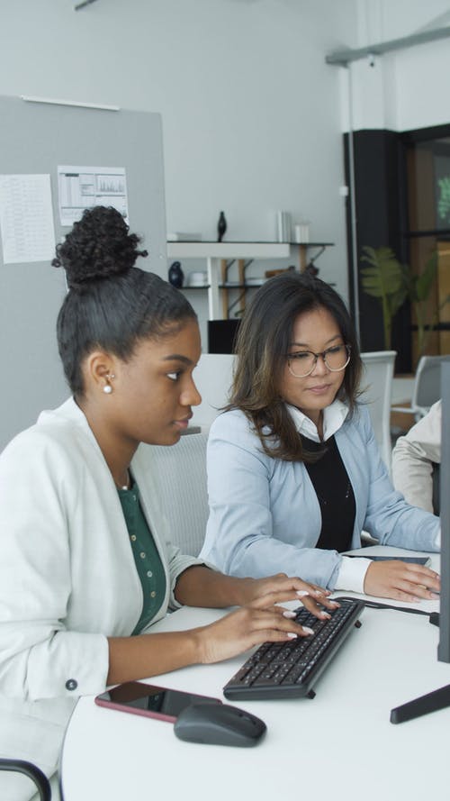 有关＃室内, 业务团队, 坐的免费素材视频