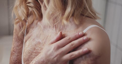 有关内衣, 女人, 室内的免费素材视频