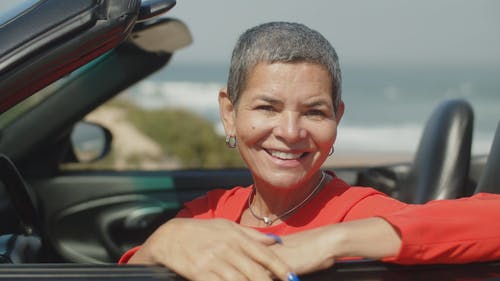 有关女人, 微笑, 敞篷车的免费素材视频