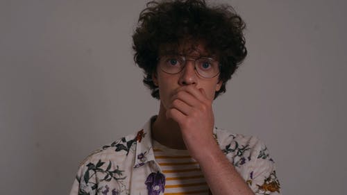 有关人, 卷发, 吃惊的免费素材视频