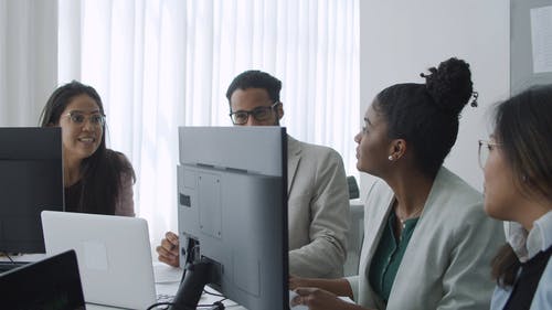 有关3C用品, 一起, 人的免费素材视频