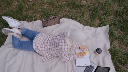 有关俯视图, 咖啡, 女人的免费素材视频
