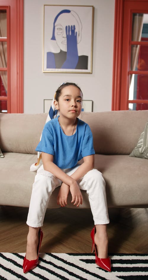 有关可爱, 严肃, 在家的免费素材视频